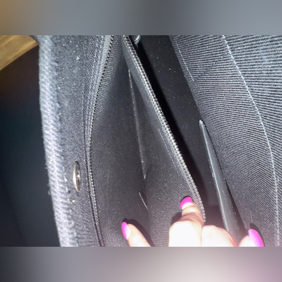 *24HR SALE*
Authentic NWOT Saint Laurent Rive Gauche Black Tote - Picture 6 of 11